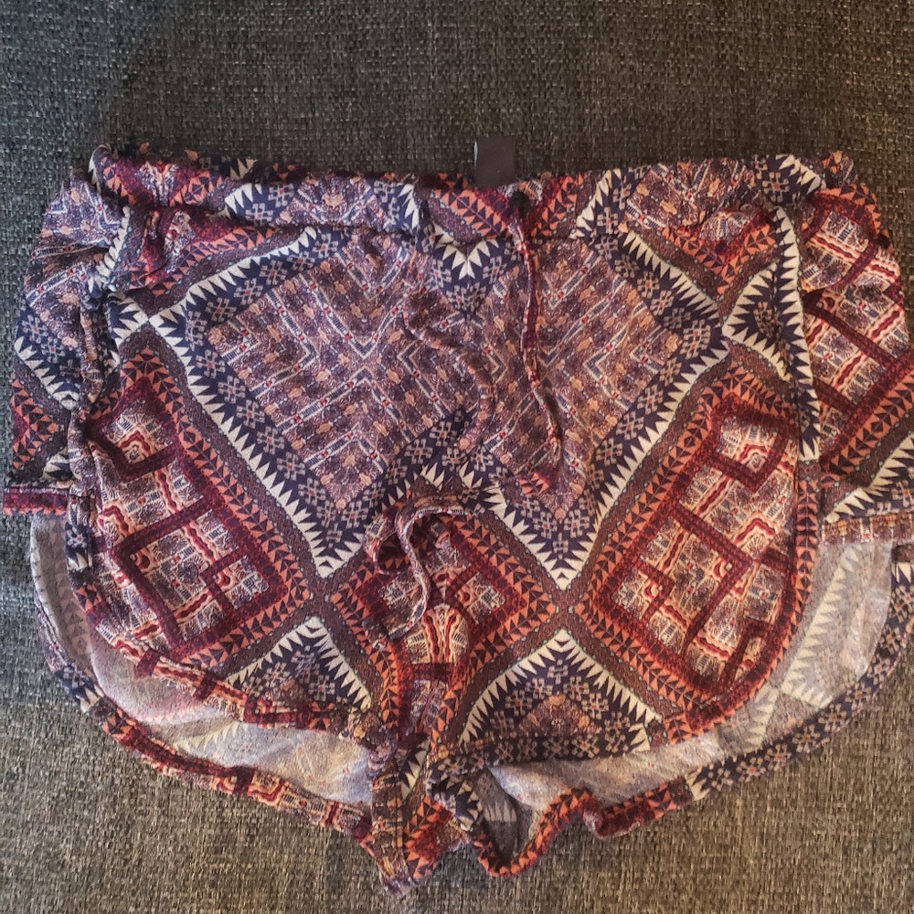 Kylie and Kendall shorts sz S